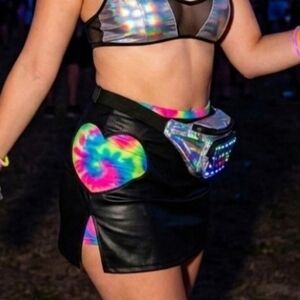 Pretty Little Thing Black Heart Cut-out Mini Skirt Size 4